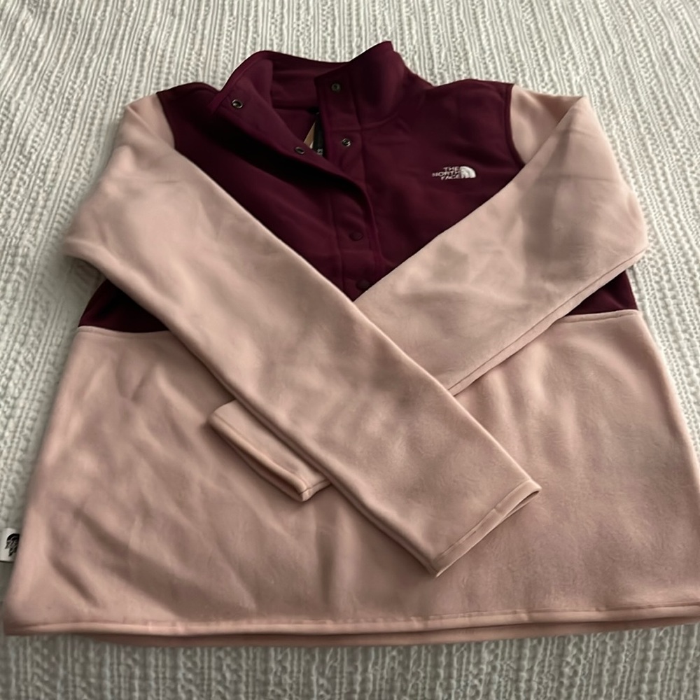 NWT Women’s NorthFace fleece